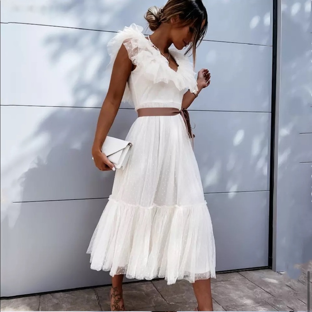 White Ruffle Tulle Elegant Pleated Dress - Picture 2 of 6